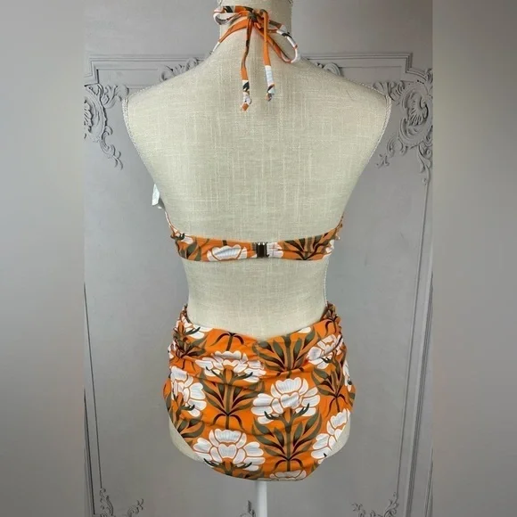 Three Piece-Set Bali Floral Bikini Swimsuit and Pareo Coverup - Picture 5 of 11